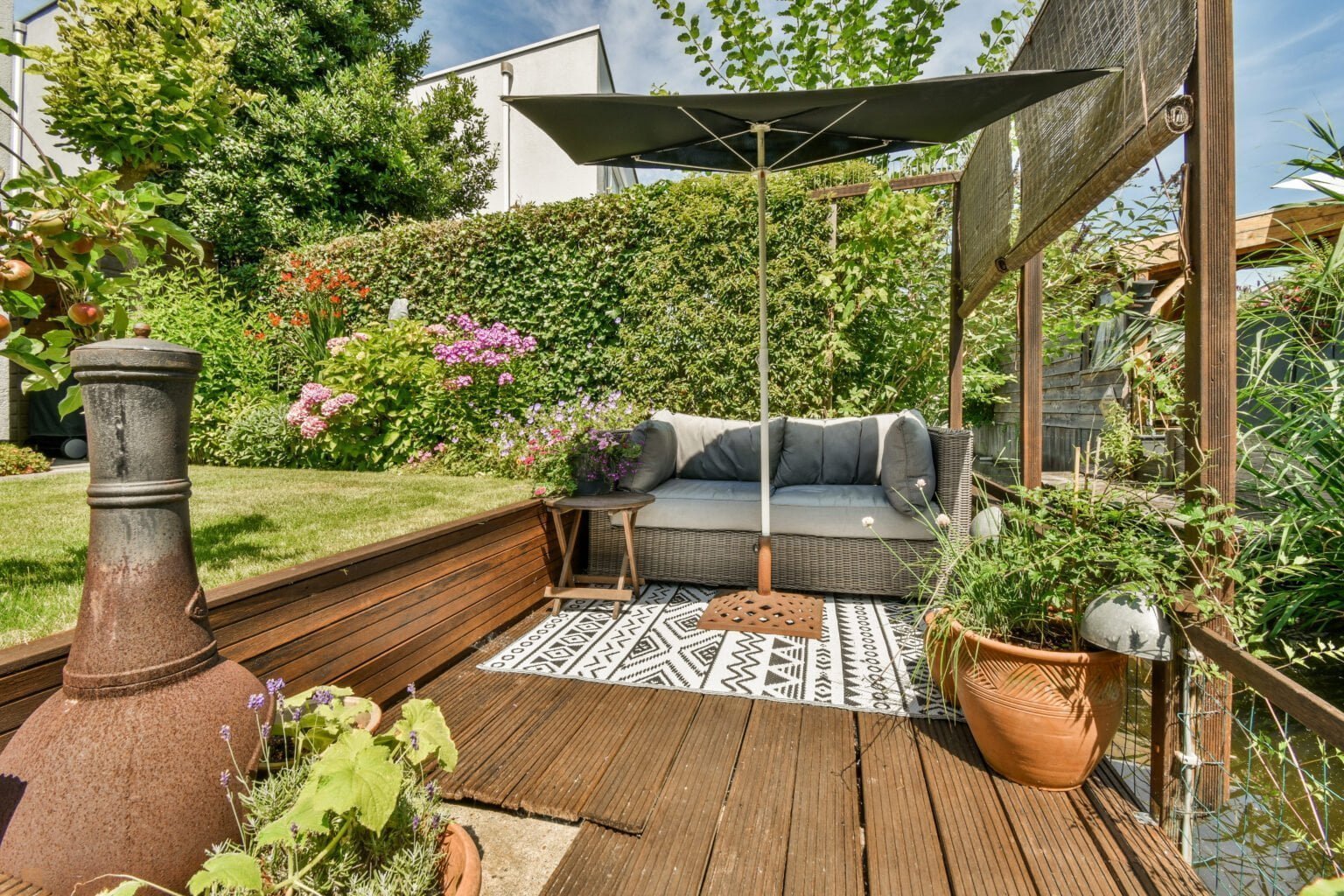 Terrassengestaltung mit Pflanzen: Tipps und Ideen für eine grüne Oase - Wohntrends Magazin