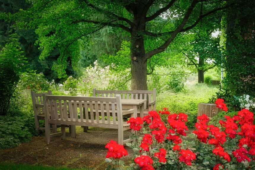 Garten-Sitzecke: Ideen für die optimale Platzierung und Ausrichtung - Wohntrends Magazin