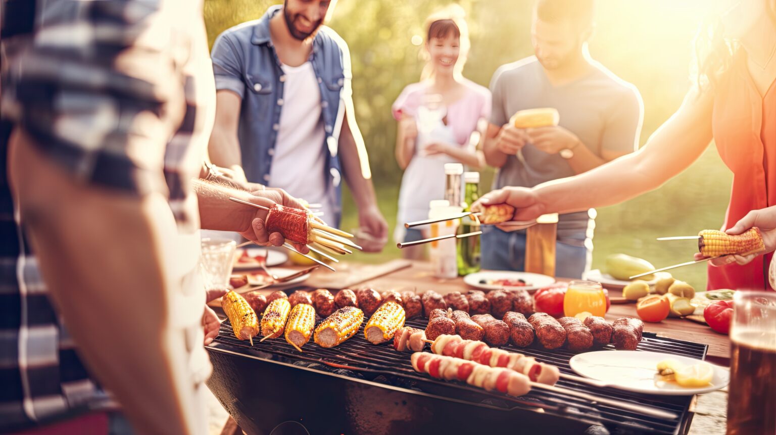 Sommerzeit ist Grillzeit: Tipps und Tricks für ein gelungenes Grillerlebnis im Freien - Wohntrends Magazin
