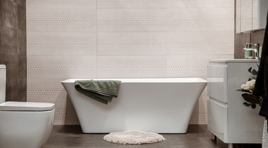 Badewanne-Abdeckung: Funktionale Lösung für mehr Platz und Sicherheit