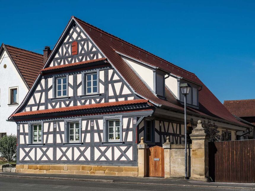 Fachwerkhaus: Geschichte und Entwicklung der traditionellen Bauweise in Deutschland - Wohntrends Magazin