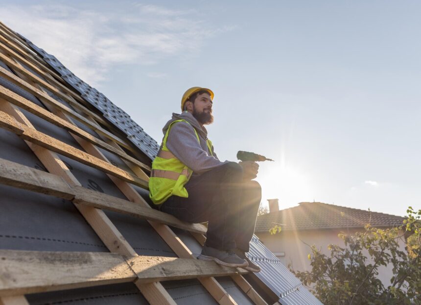 Absturzsicherung am Dach: Richtlinien und Lösungen für sicheres Arbeiten in der Höhe - Wohntrends Magazin