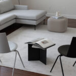 Stapelbare Stühle: Platzsparende Lösungen für kleine Räume - Wohntrends Magazin