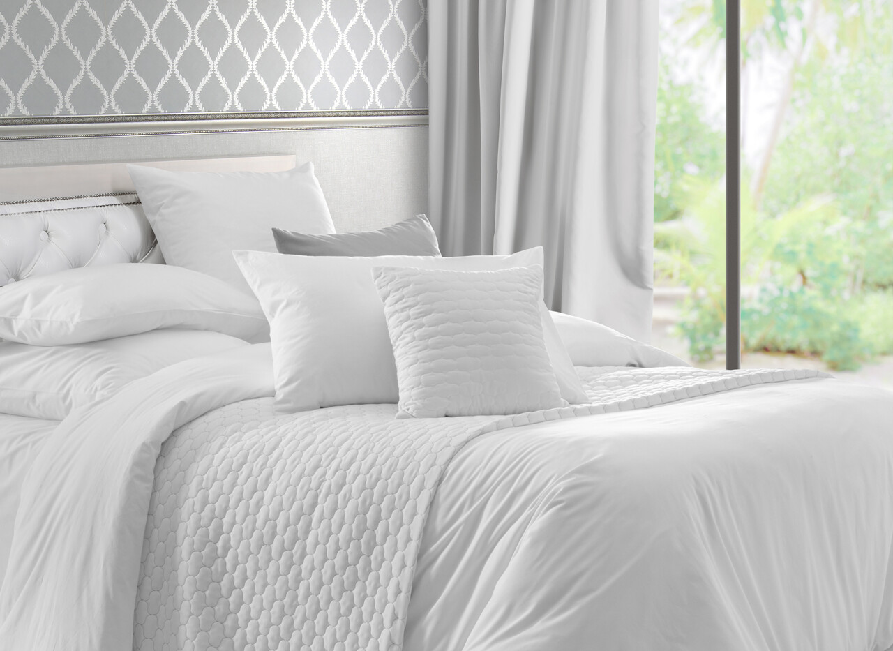 Bett dekorieren wie im Hotel: Elegante und komfortable Gestaltungstipps - Wohntrends Magazin