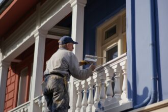 Fassade streichen: Kosten und Faktoren für eine erfolgreiche Renovierung - Wohntrends Magazin