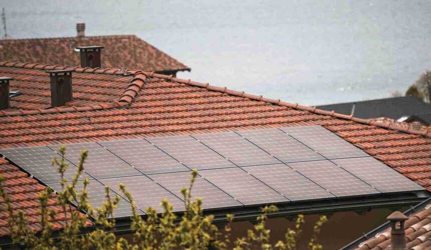 Photovoltaik-Dach ohne Ziegel: Effizienter als herkömmliche Methoden? - Wohntrends Magazin