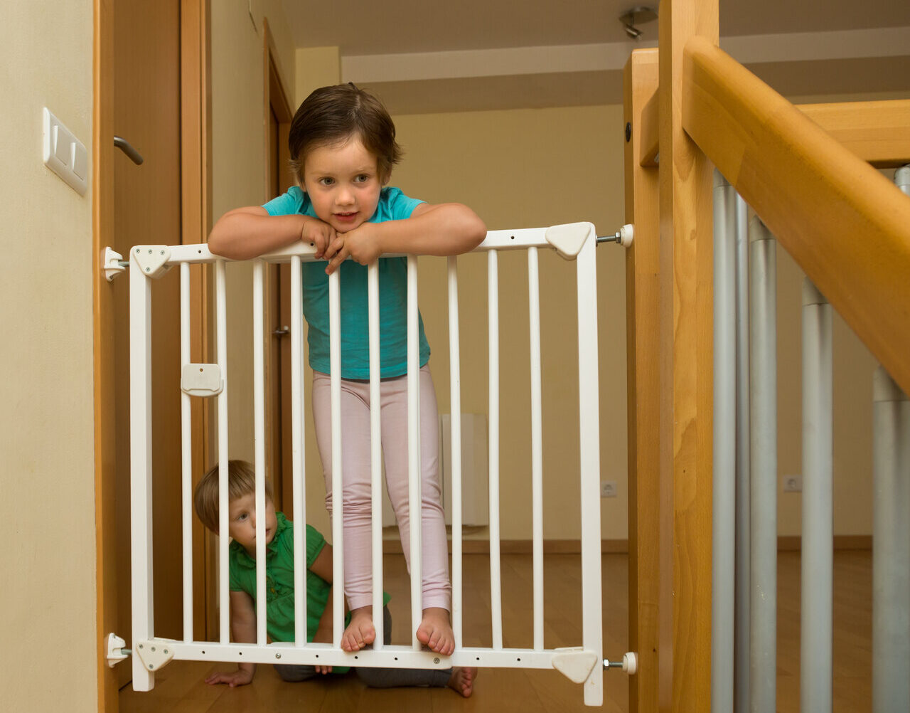 Sichere Alternativen zum Treppenschutzgitter: Effektive Methoden zum Schutz Ihrer Kleinen - Wohntrends Magazin