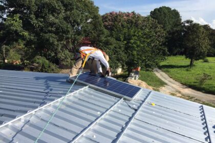 Metalldachplatten für Photovoltaik: Optimaler Schutz für Ihr Dach und effiziente Stromerzeugung - Wohntrends Magazin