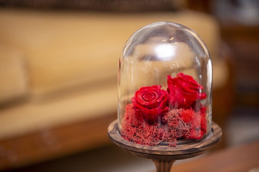 Ewige Rose im Glas als Dekoration: Stilvolle Einrichtungsideen für Ihr Zuhause - Wohntrends Magazin