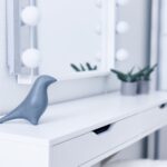 ein eleganter schminktisch als beauty oase warum stilvolle konsolentische mit schubladen der neue wohntrend sind